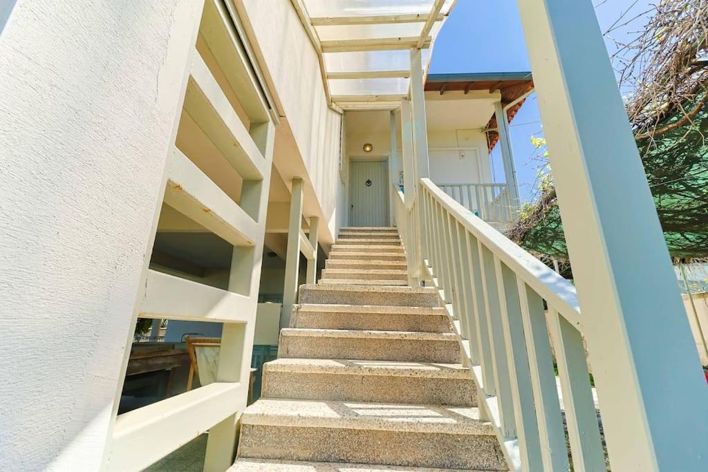 Вилла The Bright House By The Sea Афитос Экстерьер фото