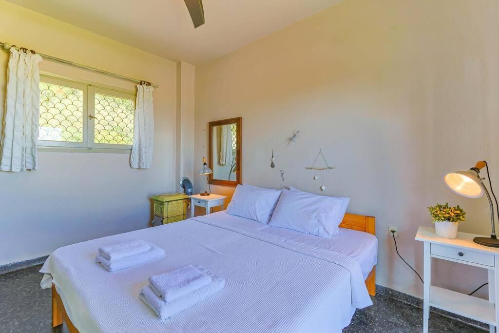 Вилла The Bright House By The Sea Афитос Экстерьер фото